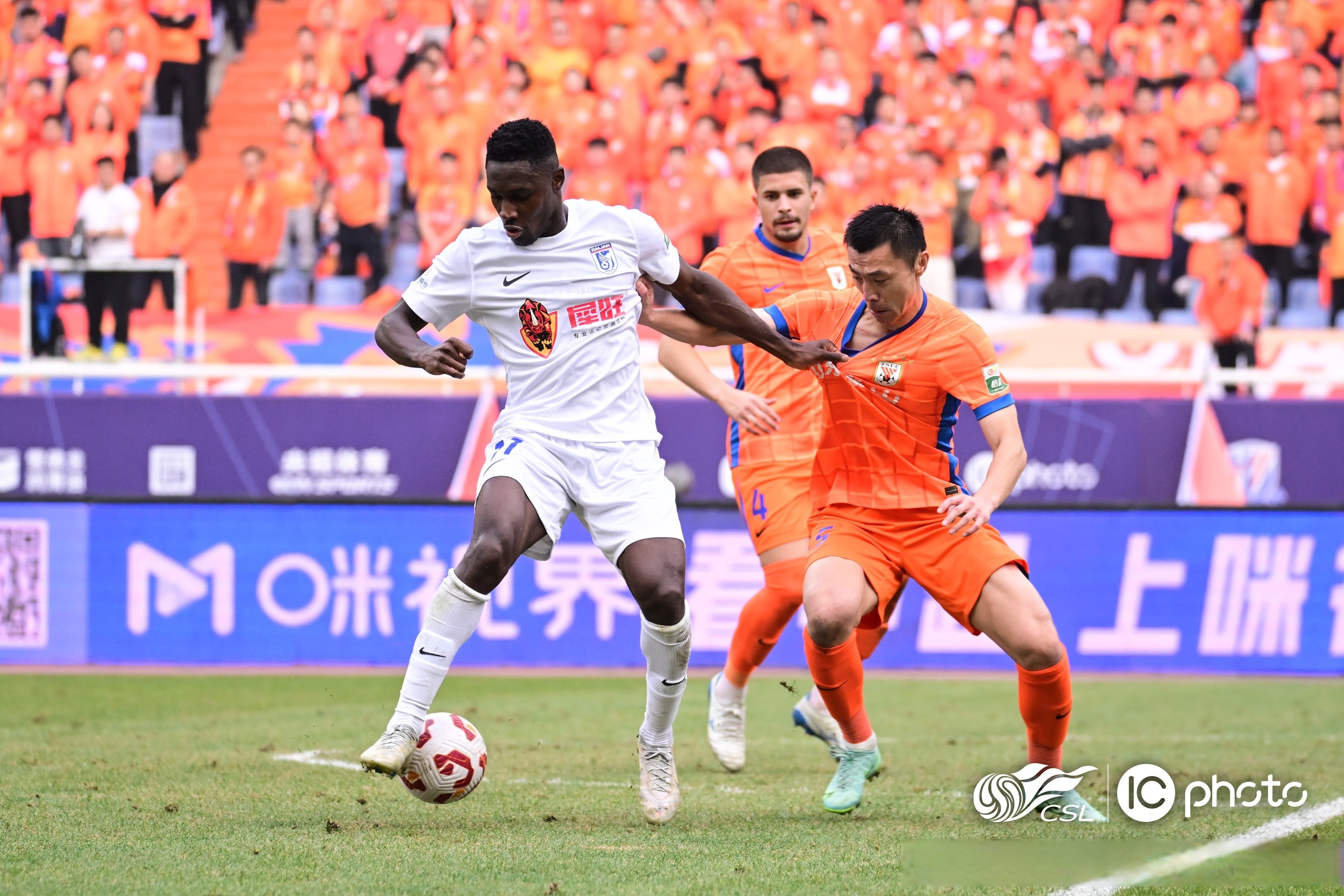 关于转会期山东男篮备战意大利杯；战术微调细节曝光；媒体盛赞；球队文化再被提及的信息