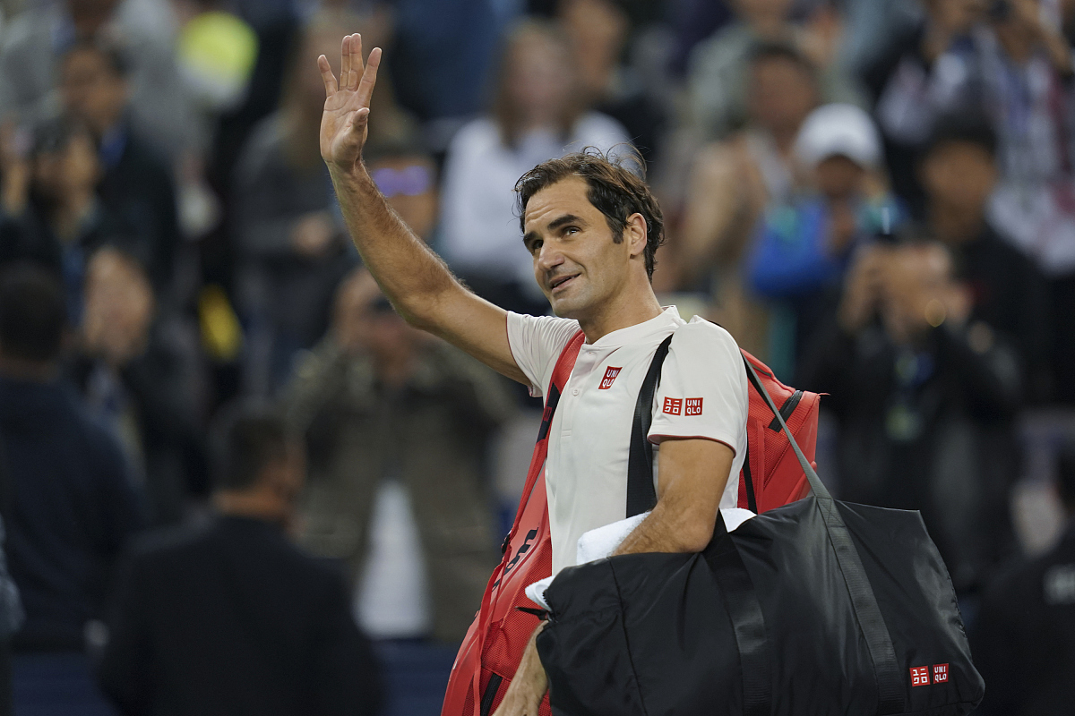 关于法甲赛程吃紧；费耶诺德集结日复出首秀；管理层满意；轮换策略成焦点的信息